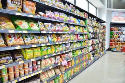 超市试业，贵港人为何涌向丽江街？休闲食品的“磁吸效应”